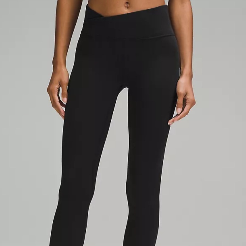 lululemon Align™
Asymmetrical-Waist Pant 25"